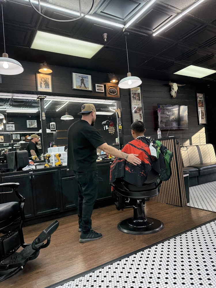 STILO BARBER LOUNGE view 2