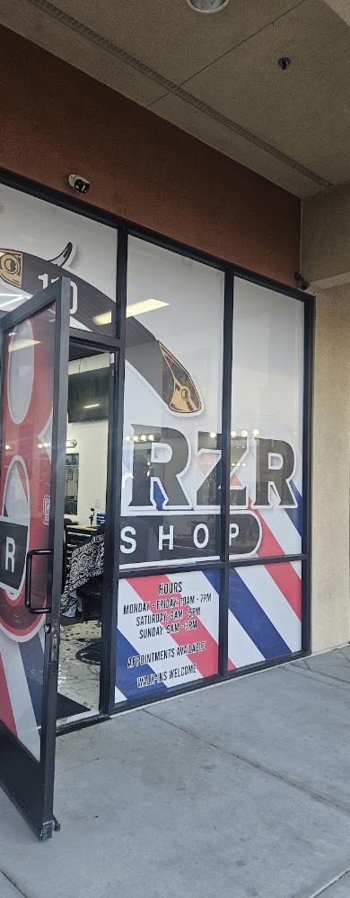 Str8 RZR Barbershop view 4