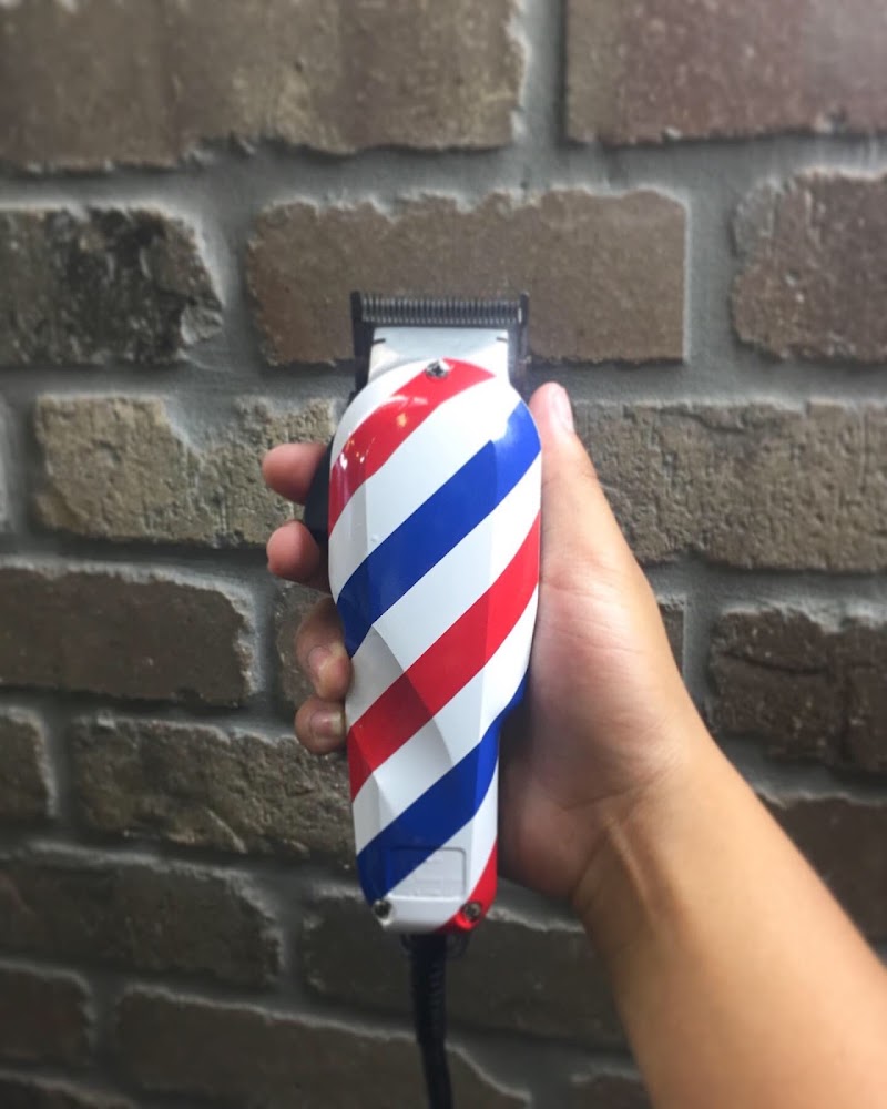 Street Set University Barbershop view 4