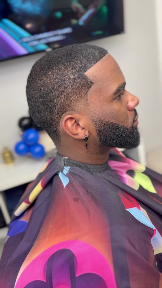 Suave Elite Barbershop view 3