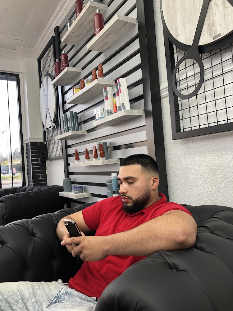 That One Barber Lounge view 5