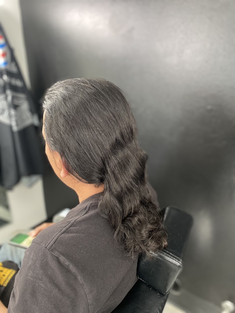 THE GENTLEMEN’S BARBERSHOP view 5
