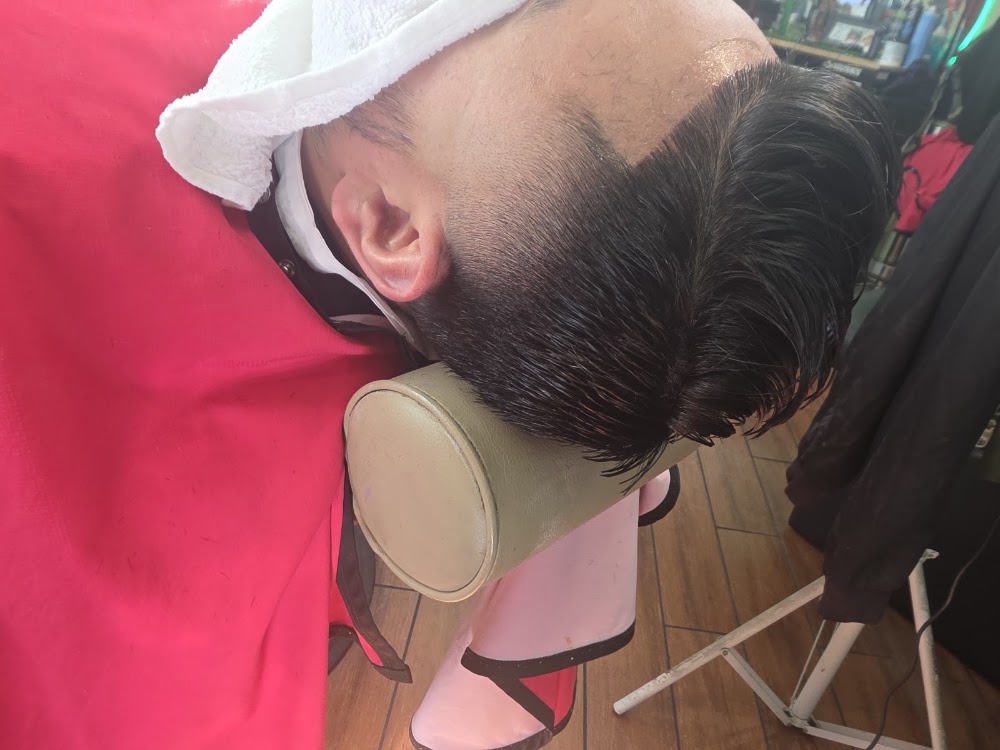 The Jungle Barbershop primary photo
