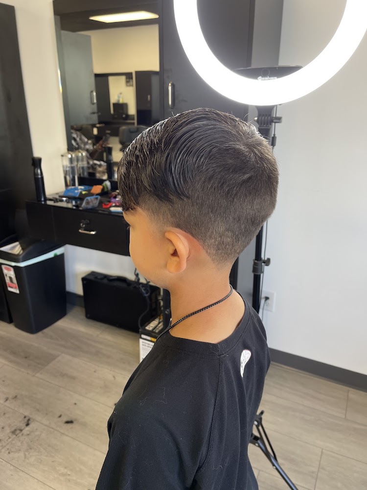 The Kuttin’ Edge Salon and Barbershop view 5