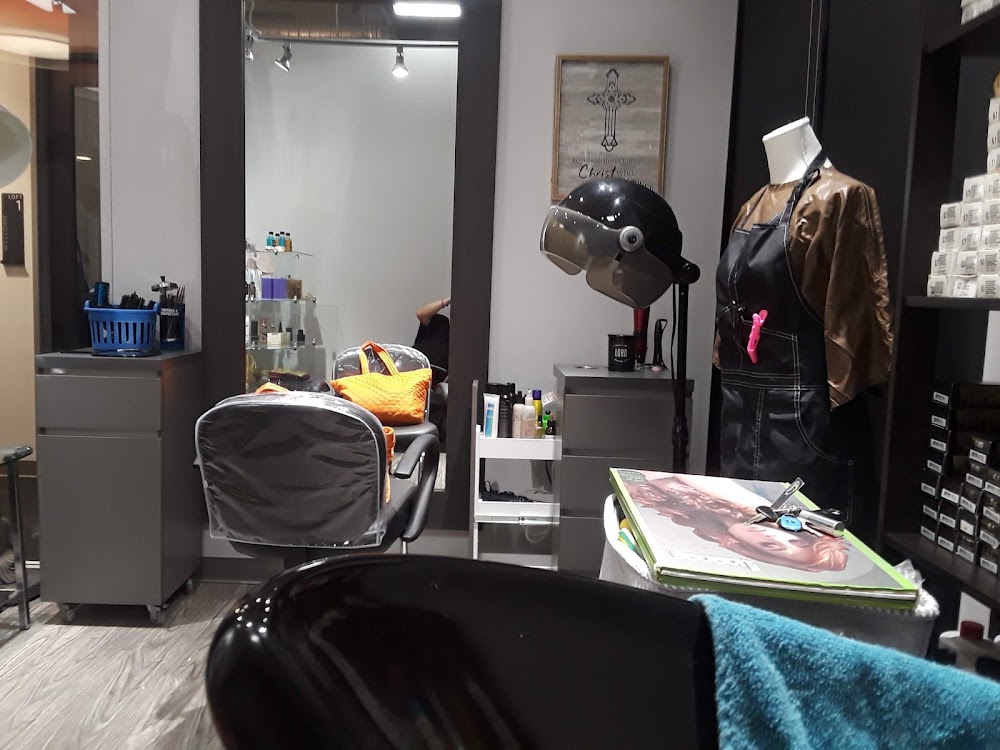 Uma + Chris Henley Hair salon / ON THE BORDER view 3