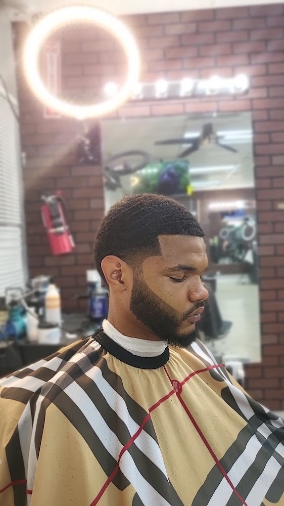 Victor Guerrero barbershop view 5