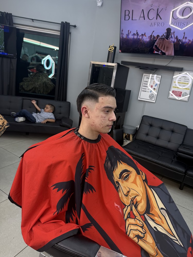 VIP STUDIO BARBERSHOP view 4