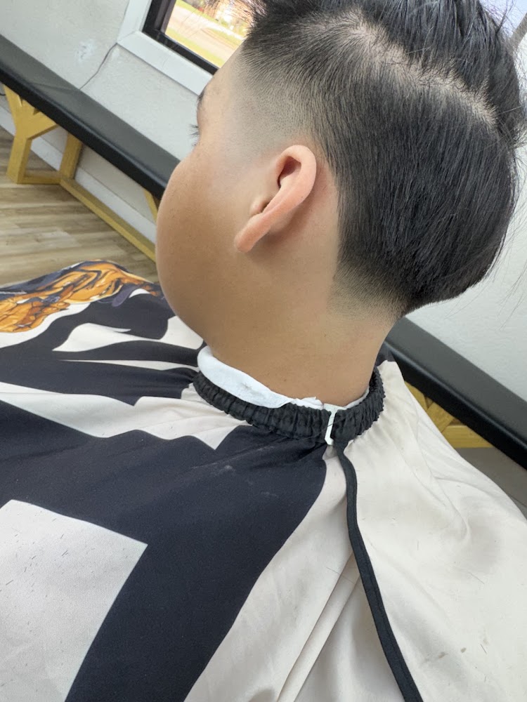 YHOAN BARBERSHOP view 2