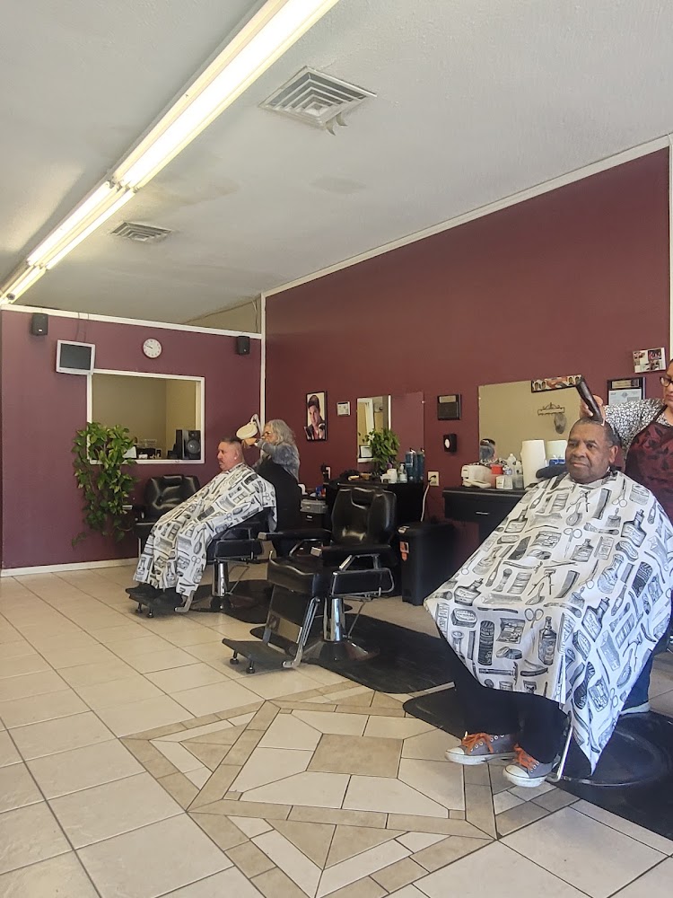 Yoli's Barber Shop view 2