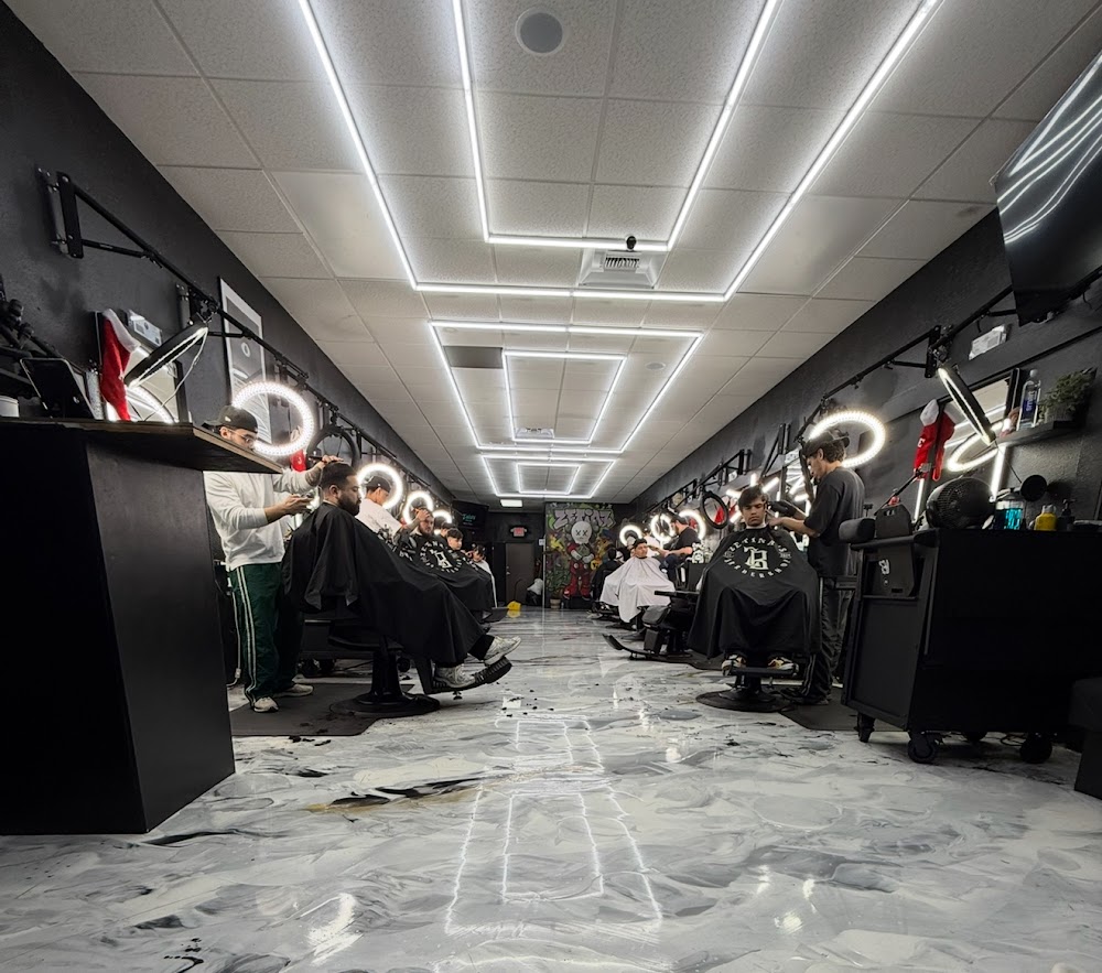 Zetinas Barbershop view 4