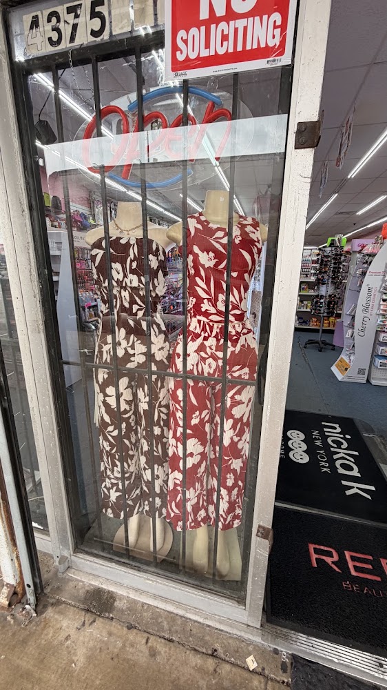 Y2 Beauty Mart photo 4