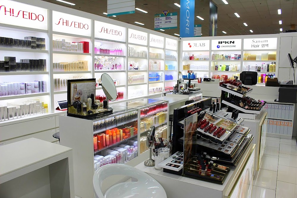 Arirang Total Cosmetics: Korean Beauty Supplies & Cosmetics photo 2