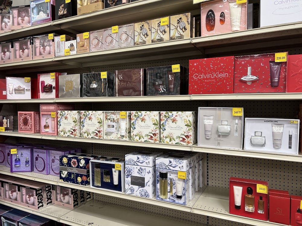 Cosmetic Palace Perfumes & Beauty Supply photo 2