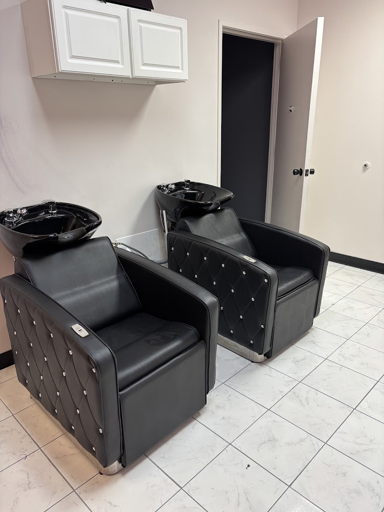 Luxe Celine Beauty Bar & Beauty supply photo 3