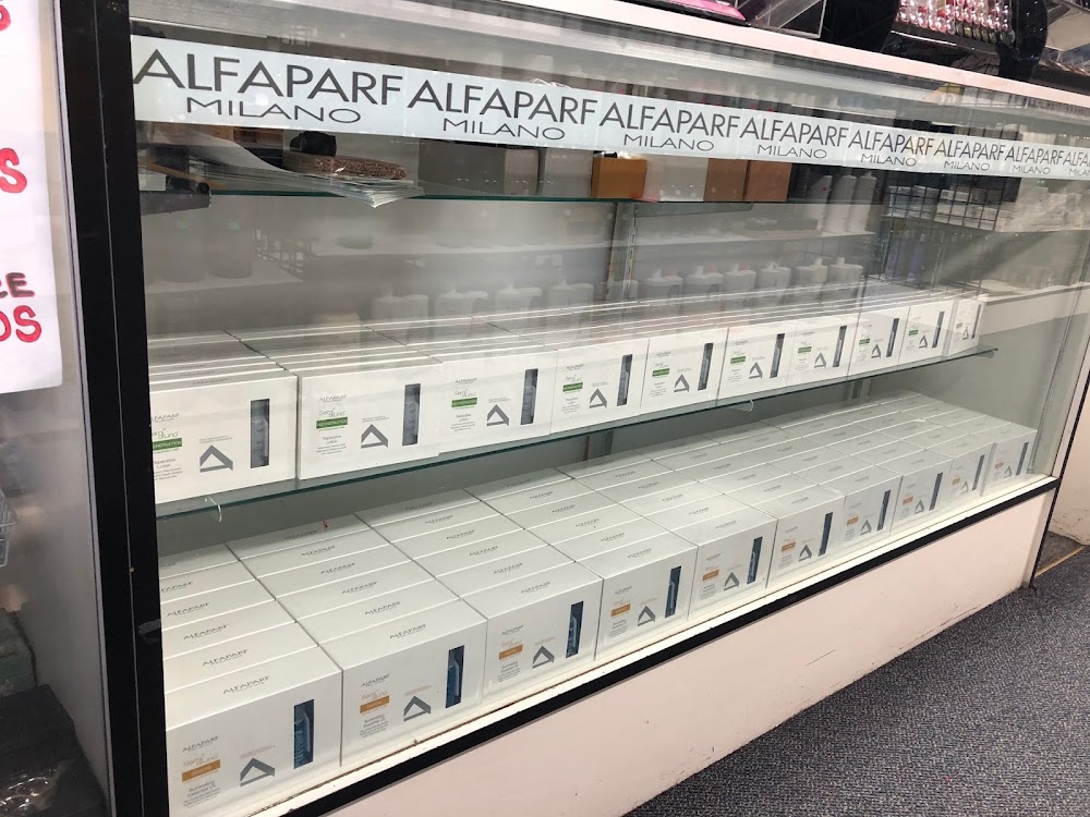 Sari's Beauty Supply & Salons photo 5