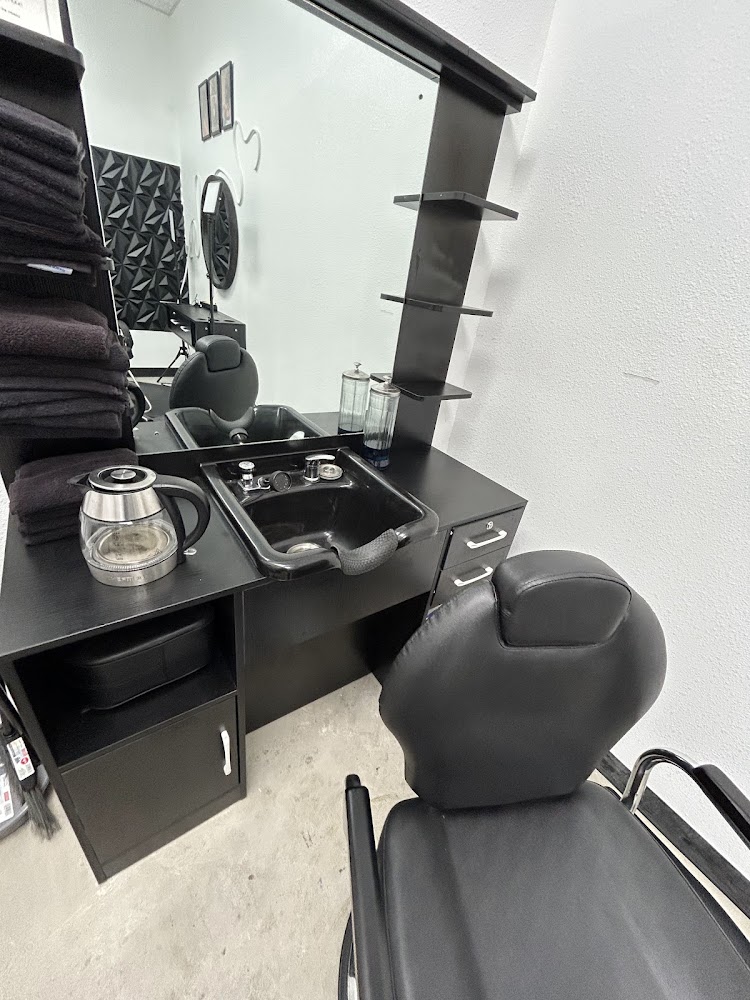 The Hair Zone Beauty Supply photo 4