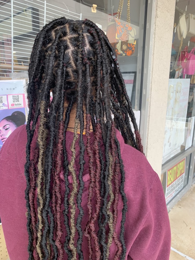 Vee Beauty Supply & Hair Braiding photo 4