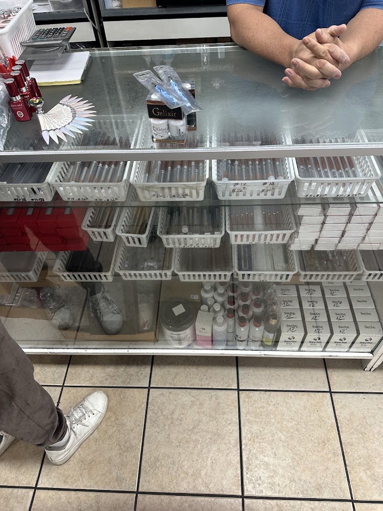 VyVy's Nails Supplies & Hair Salon photo 2